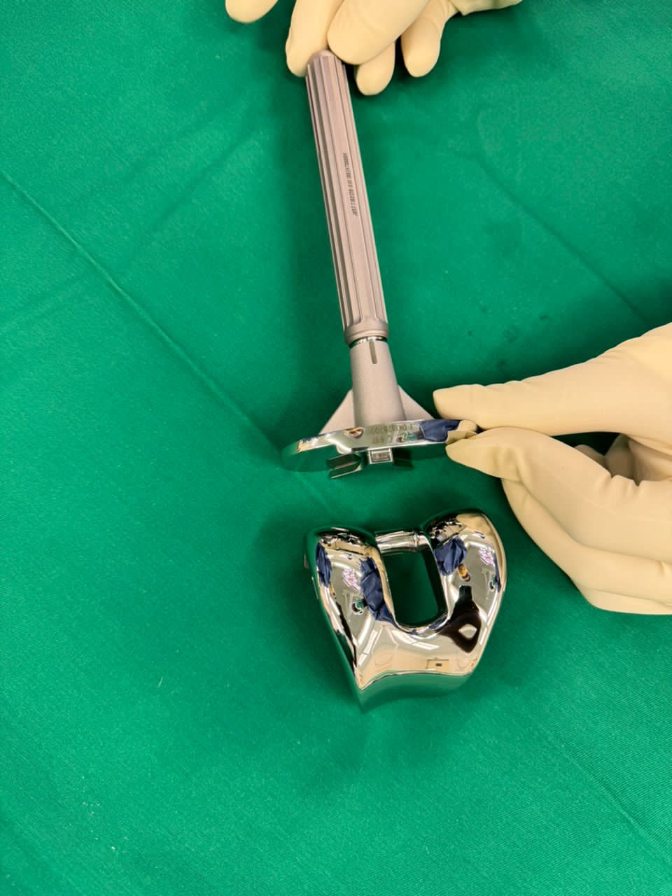 JUST Medical SKII knee system femoral component and trial